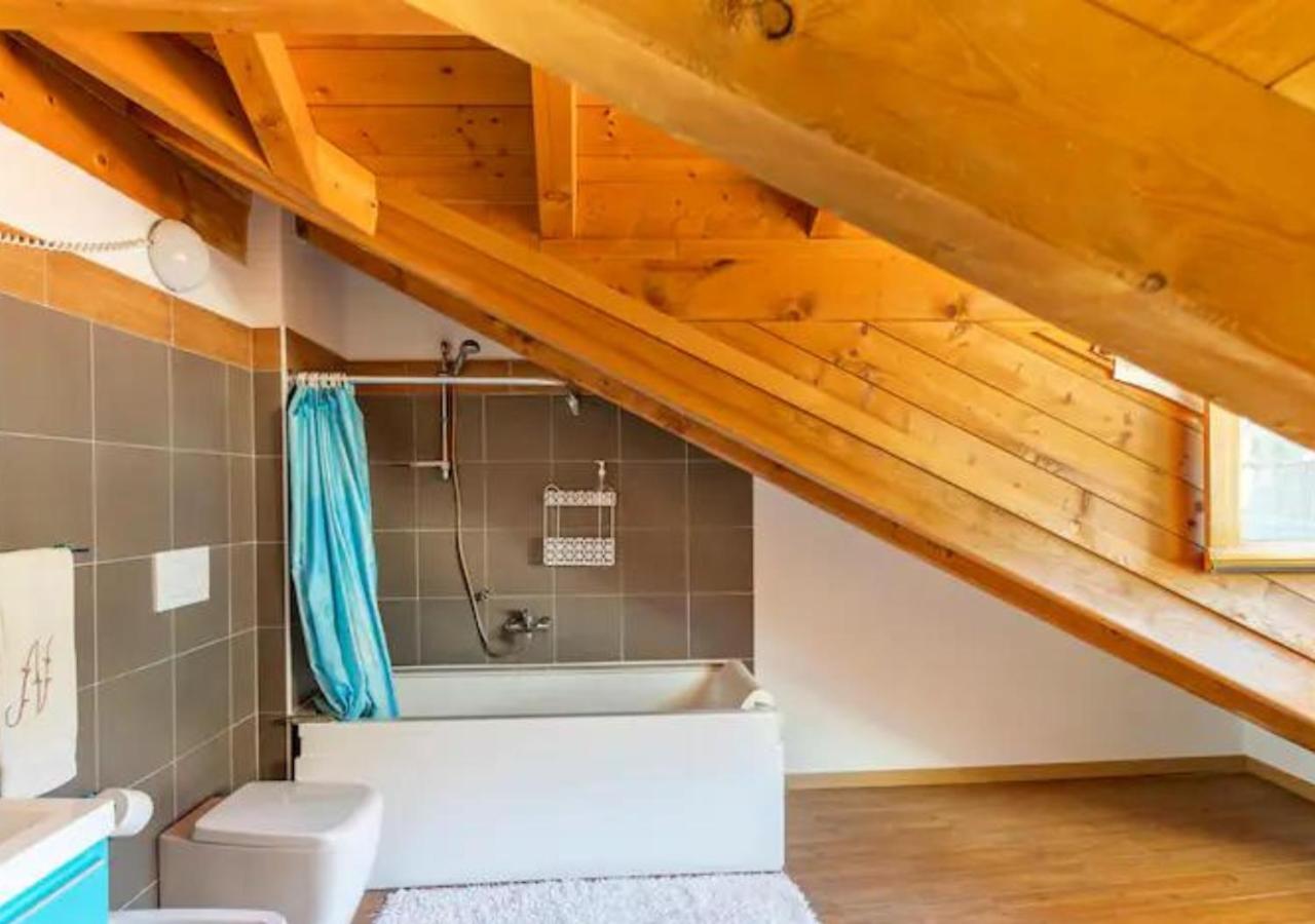Residenze Blue Lake オメーニャ エクステリア 写真